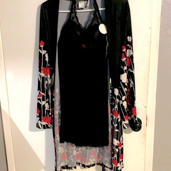 Linea Donatella Other - Floral,Beautiful pajama set NWT